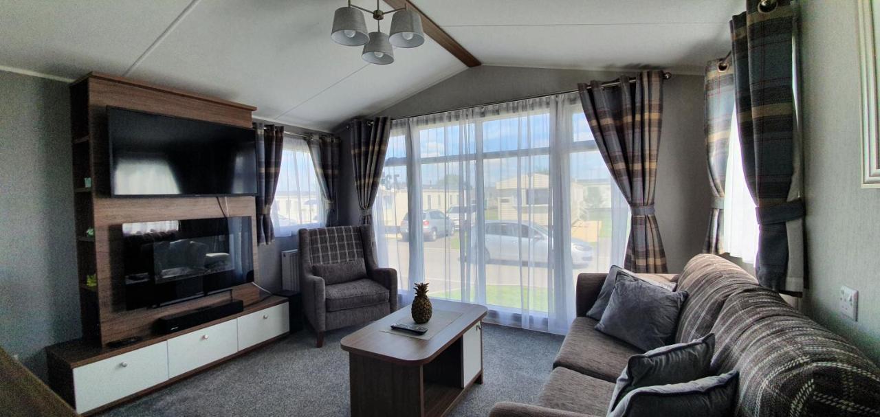 Rj Luxury Caravan Hire With Hot Tub Tattershall Eksteriør bilde