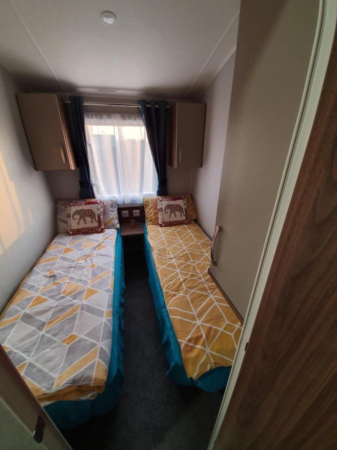 Rj Luxury Caravan Hire With Hot Tub Tattershall Eksteriør bilde