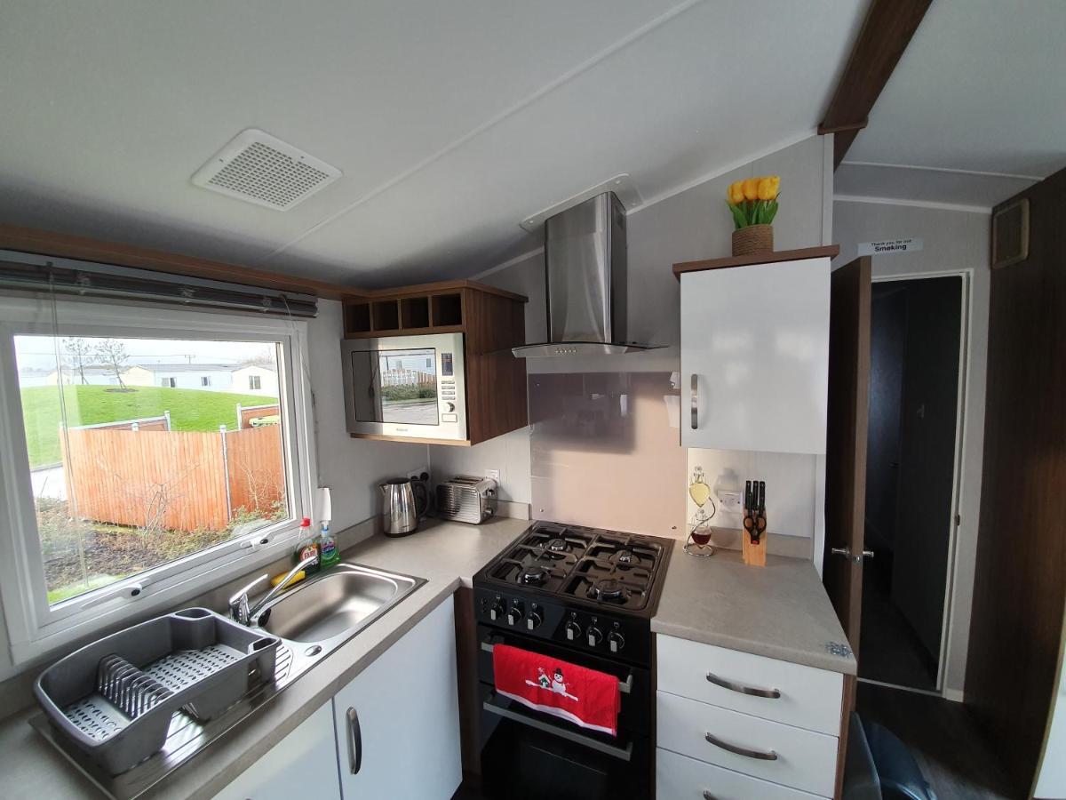 Rj Luxury Caravan Hire With Hot Tub Tattershall Eksteriør bilde