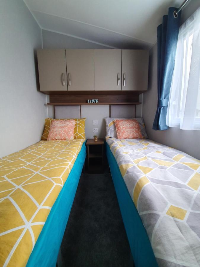 Rj Luxury Caravan Hire With Hot Tub Tattershall Eksteriør bilde