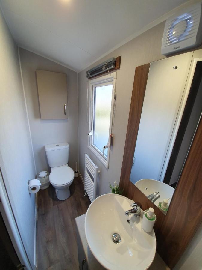Rj Luxury Caravan Hire With Hot Tub Tattershall Eksteriør bilde